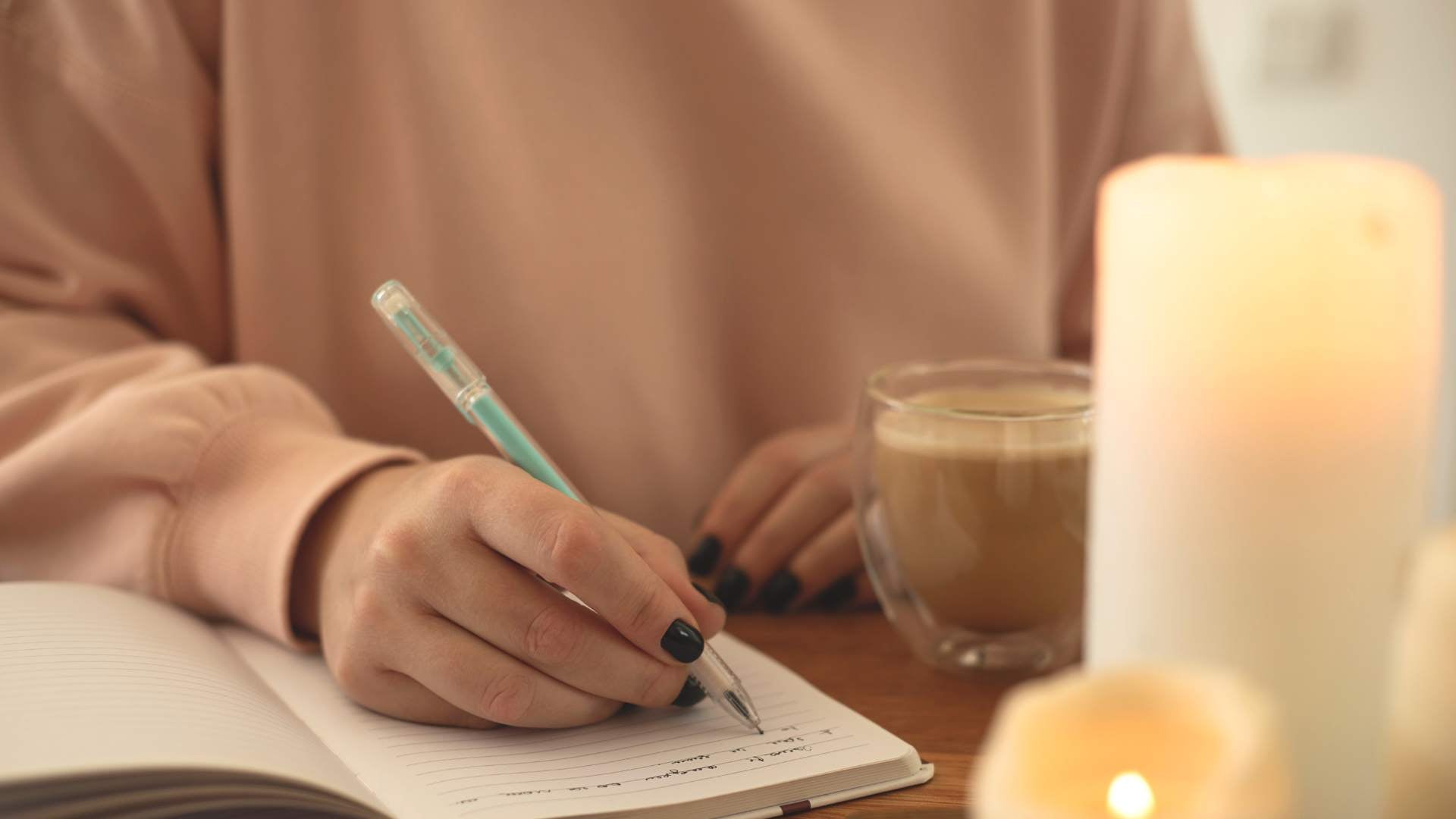 The Beginner’s Guide to Gratitude Journaling: How to Start a Gratitude Journal and Stick with It